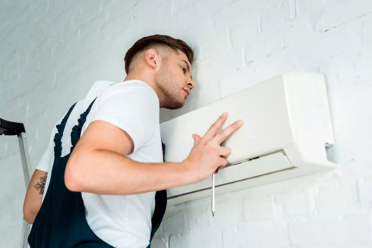 Vantaggi della Manutenzione Condizionatore Daikin Lido dei Pini